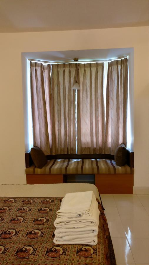 Sai Towers Hotell Puttaparthi Exteriör bild