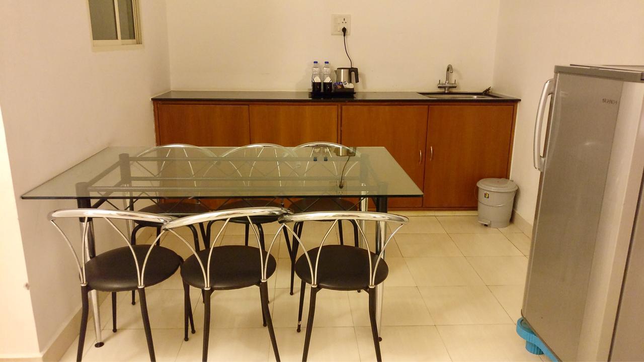 Sai Towers Hotell Puttaparthi Exteriör bild