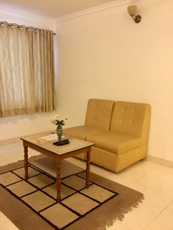 Sai Towers Hotell Puttaparthi Exteriör bild