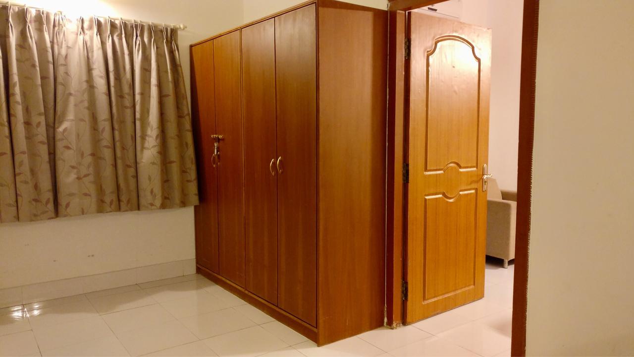 Sai Towers Hotell Puttaparthi Exteriör bild